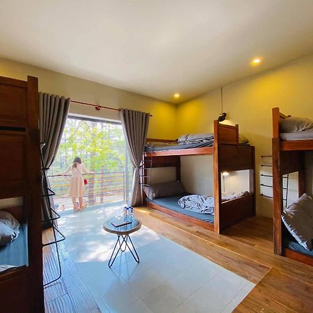 S'Nghe Homestay Mang Den Kon Von Kla Esterno foto