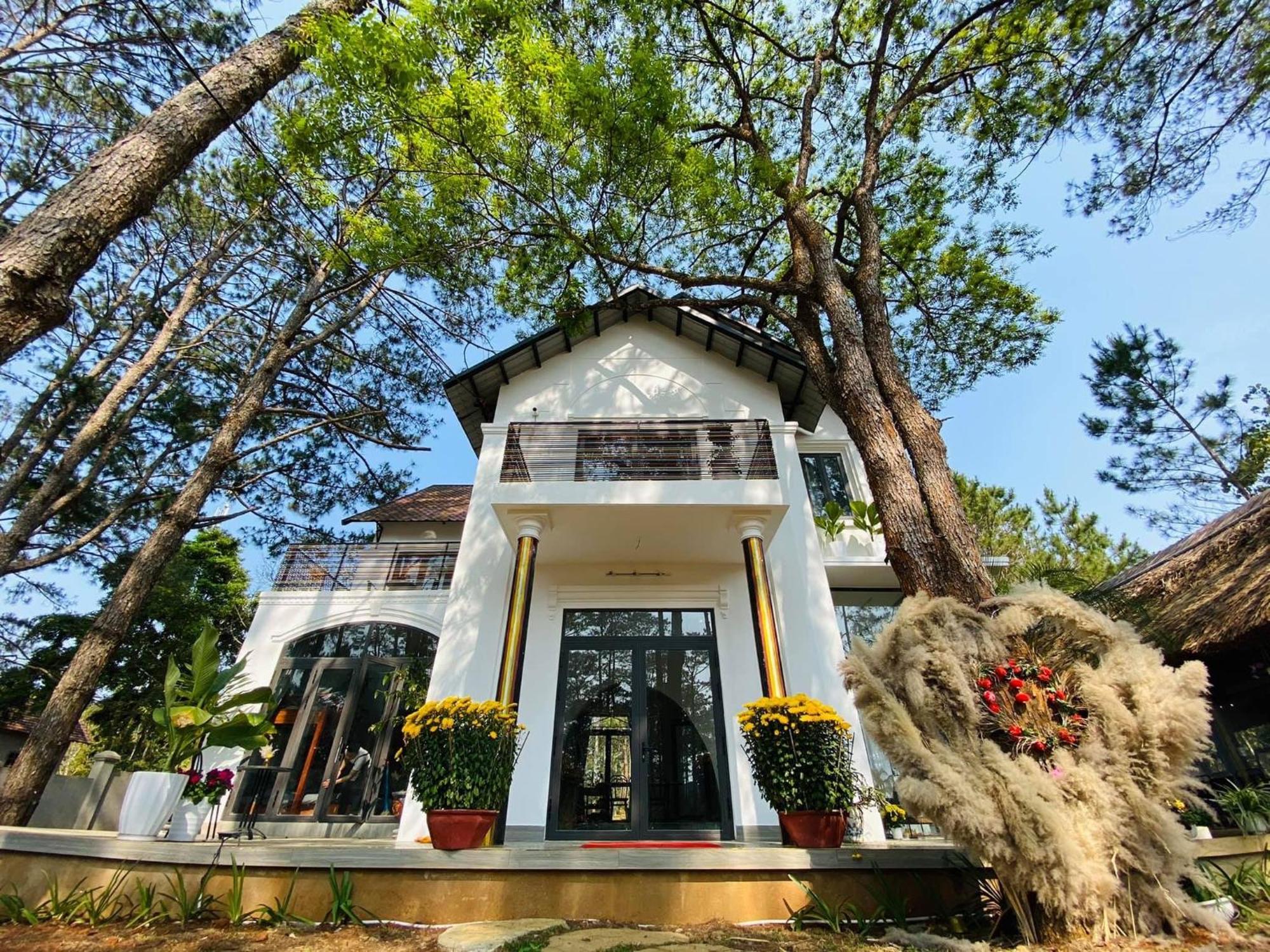 S'Nghe Homestay Mang Den Kon Von Kla Esterno foto